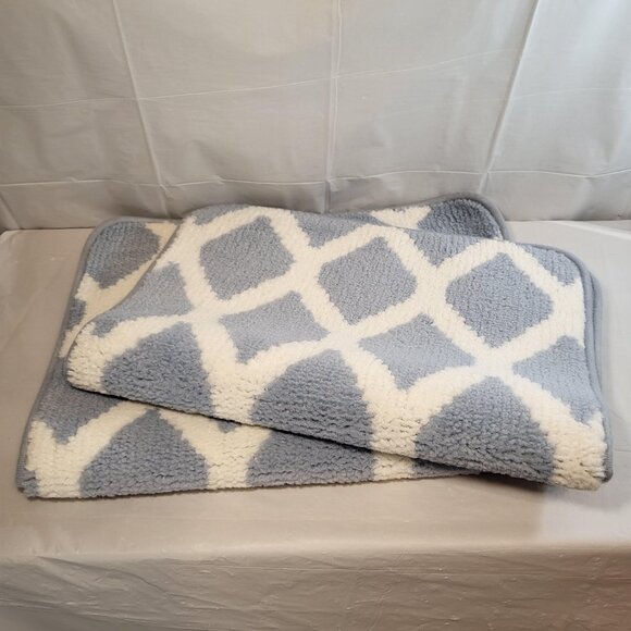 Mainstays Other - Mainstays 2 pc Bath Mats Marble Blue